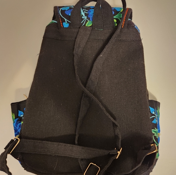 Backpack - Picture 3 of 6